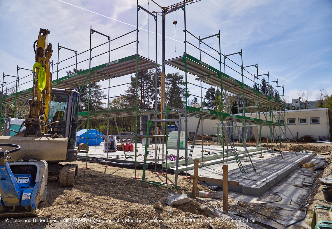 22.04.2023 - Luft- und Ebenenfotos vom Haus für Kinder in der Quiddestraße in Neuperlach